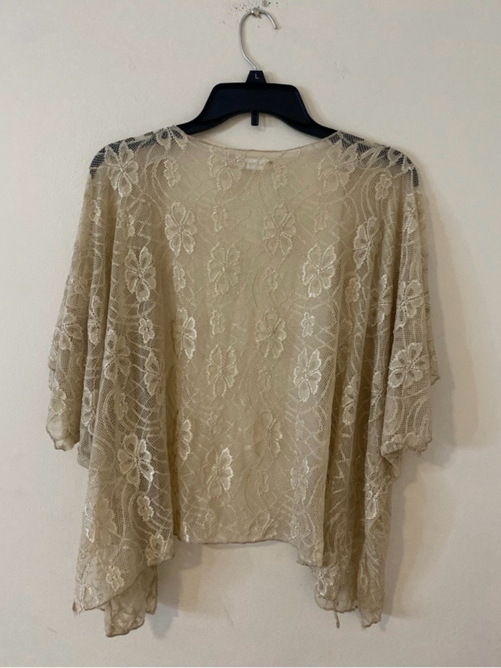 Blu Pepper Sheer Floral Lace Kimono Cardigan oversized in Beige - Picture 4 of 8
